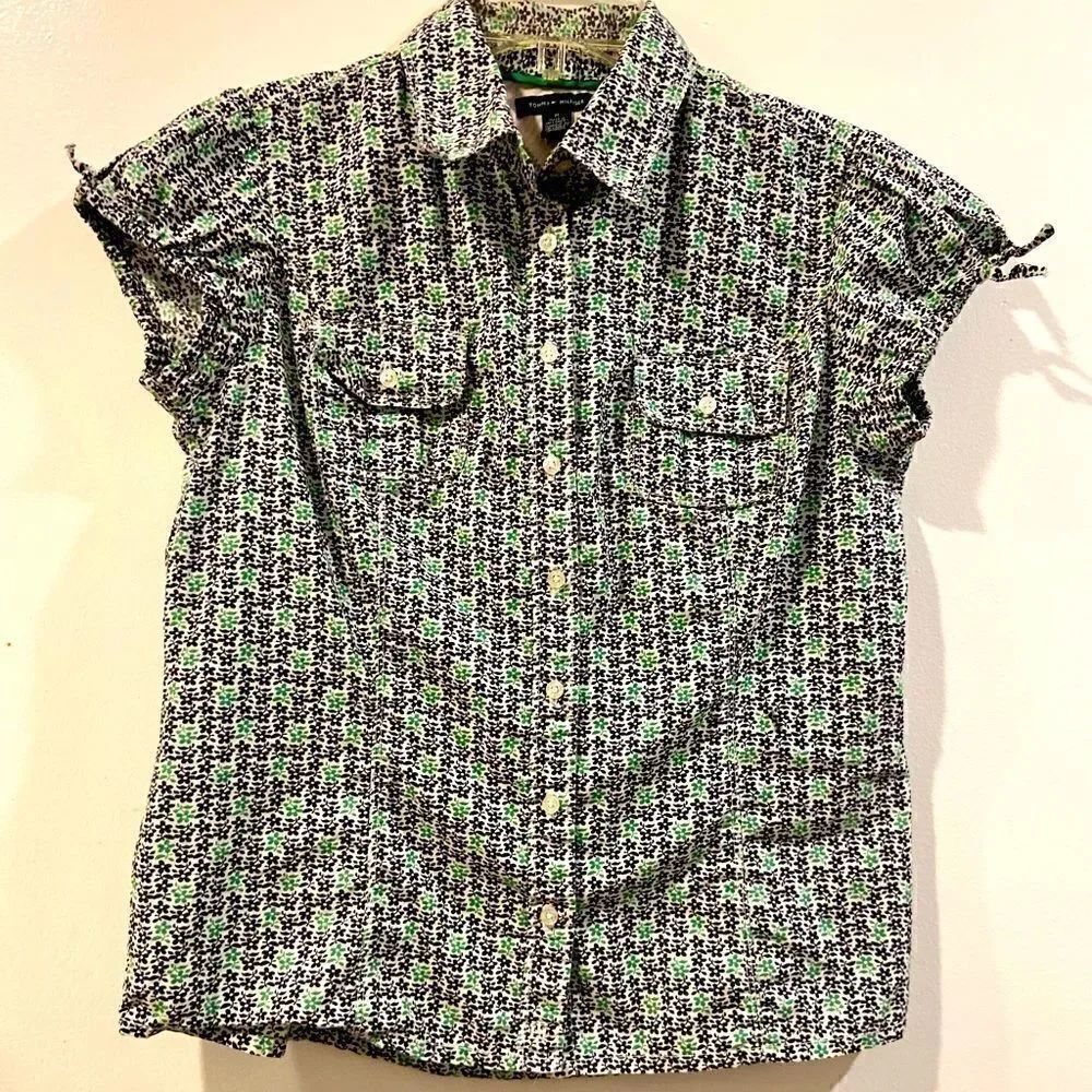 Tommy Hilfiger Floral Short Sleeve Button Down Short Sleeve Blouse Size Medium